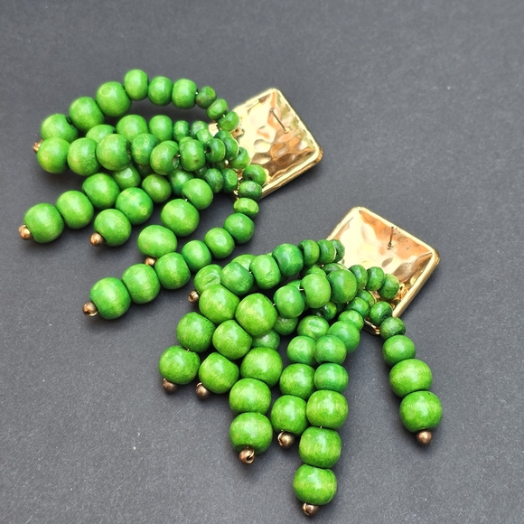 $3 with $5+ Bundle•Chunky Green Bead Earrings JW-14 - Picture 5 of 6